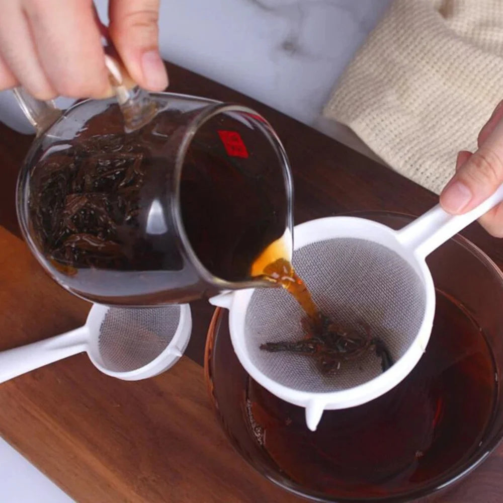 Handheld Plastic Tea Strainer Sieve for Flour, Juice and Kitchen Use