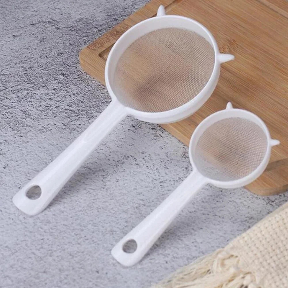 Handheld Plastic Tea Strainer Sieve for Flour, Juice and Kitchen Use