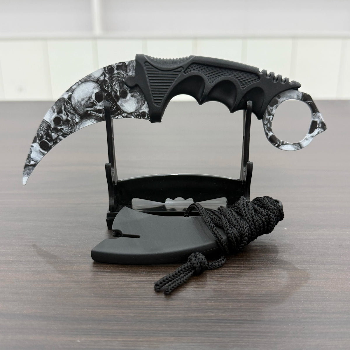 Sakura Karambit Toy – Cosplay Prop & Decorative Claw Model