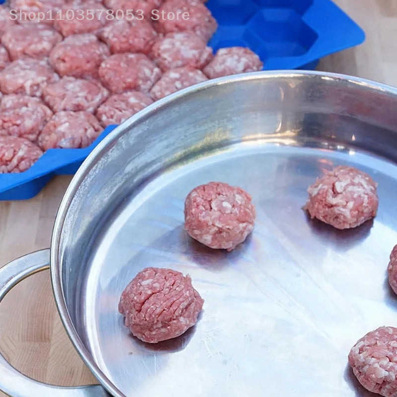37 Grid Silicone Meatball Mold with Lid for Rice and Fish Balls