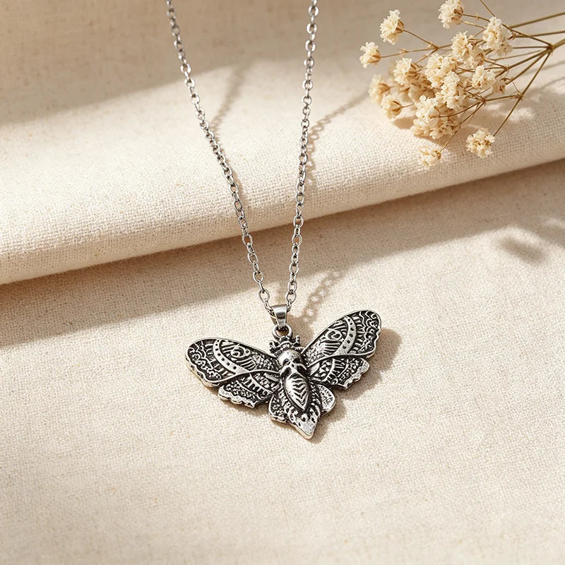 Death Moth Necklace Vintage Pendant Sugar Skull Gothic Butterfly Rock Emo Goth Hiphop Women Men Jewelry Halloween Accessories