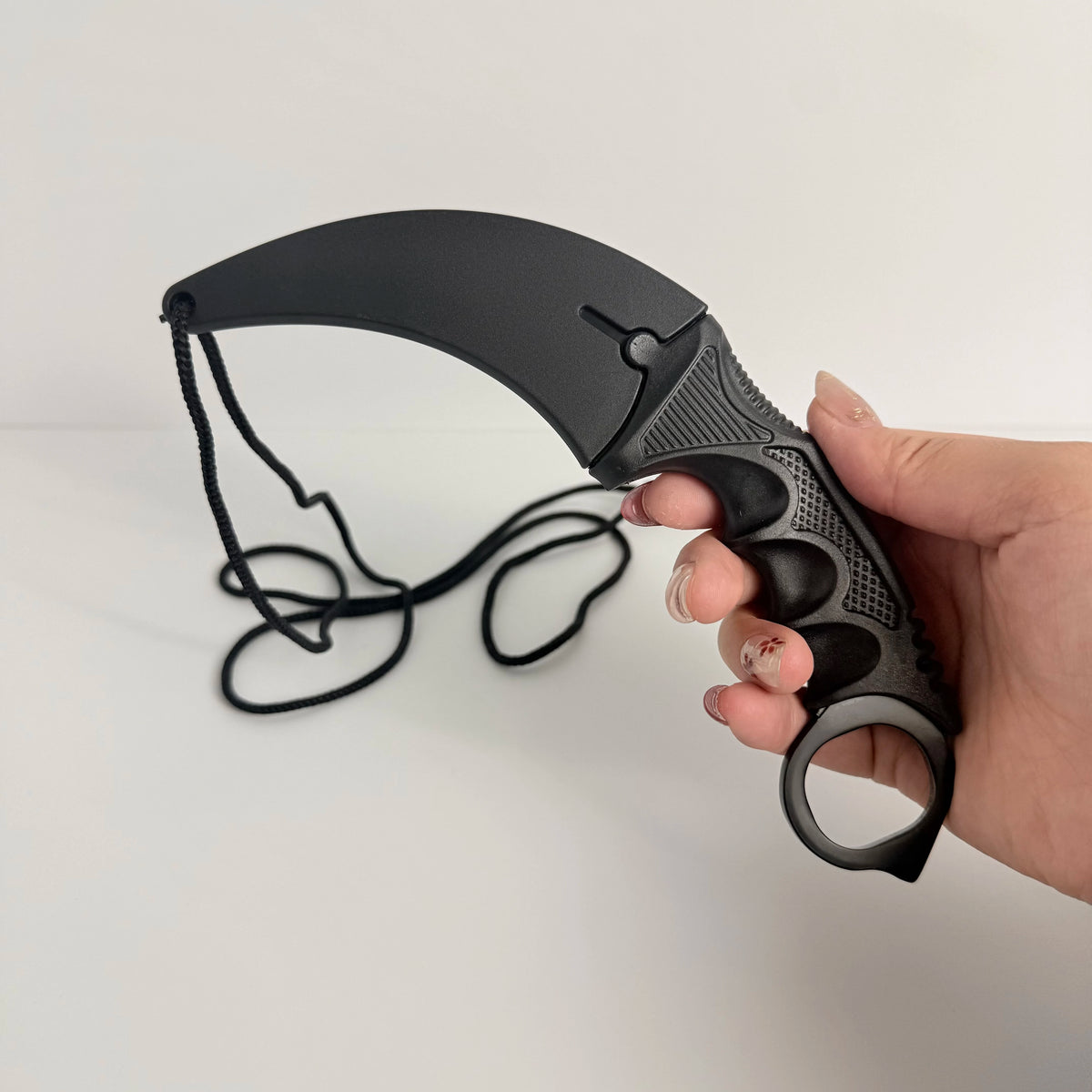 Night Talon Karambit Toy – Safe Cosplay Claw Knife with Sheath