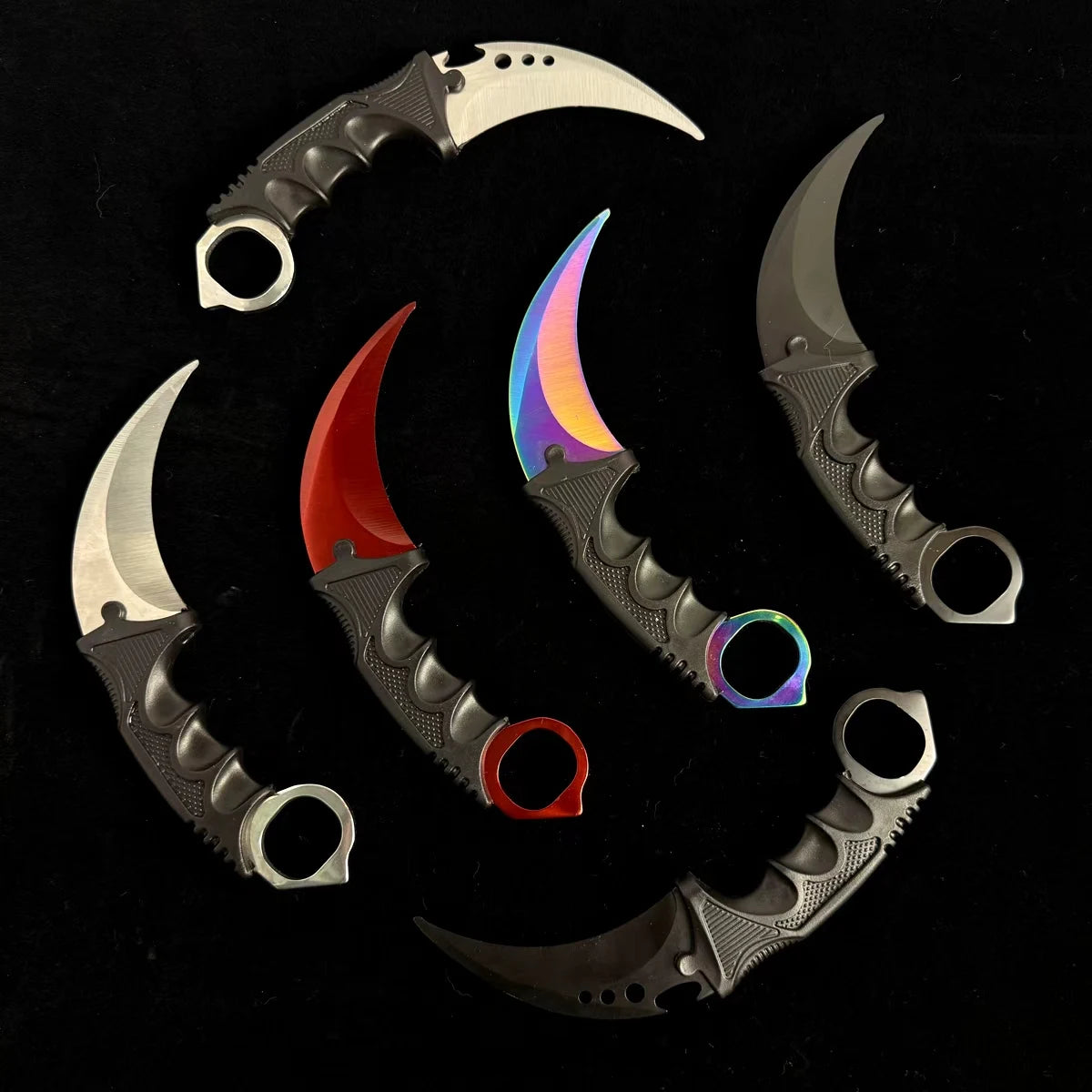 CS Karambit Toy – Safe Cosplay Claw Knife with Plastic Sheath