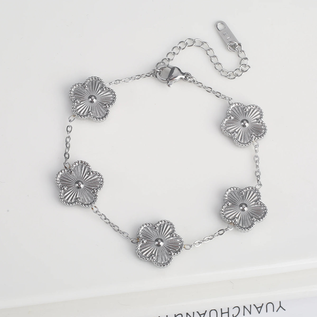 White Black Red Green Shell Five Leaf Flower Stainless Steel Ladies Bracelet Simple for Woman Party Birthday Jewelry Gift Clover