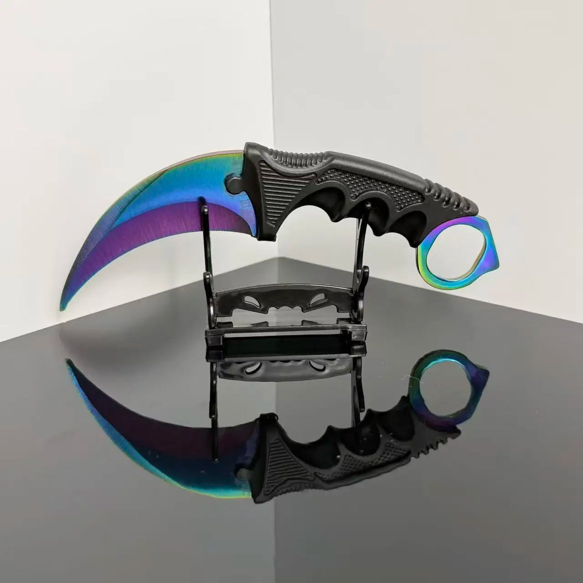 CS Karambit Toy – Safe Cosplay Claw Knife with Plastic Sheath