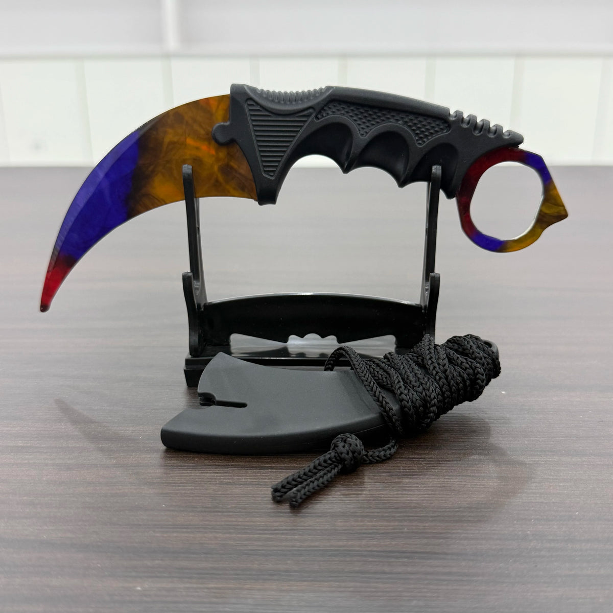 Sakura Karambit Toy – Cosplay Prop & Decorative Claw Model