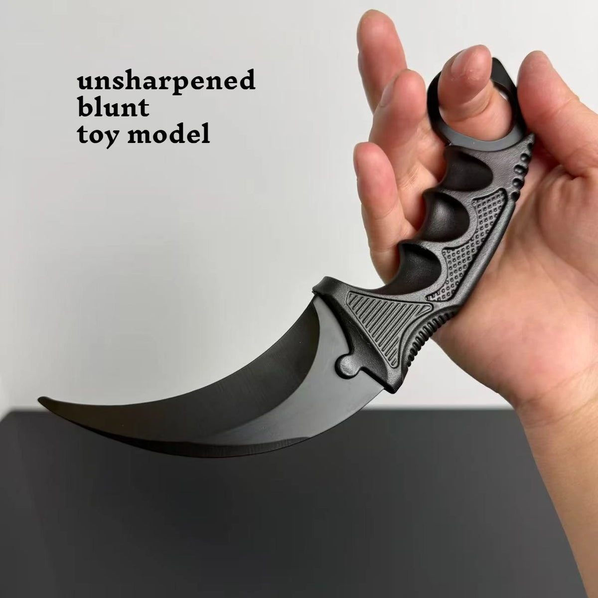 CS Karambit Toy – Safe Cosplay Claw Knife with Plastic Sheath