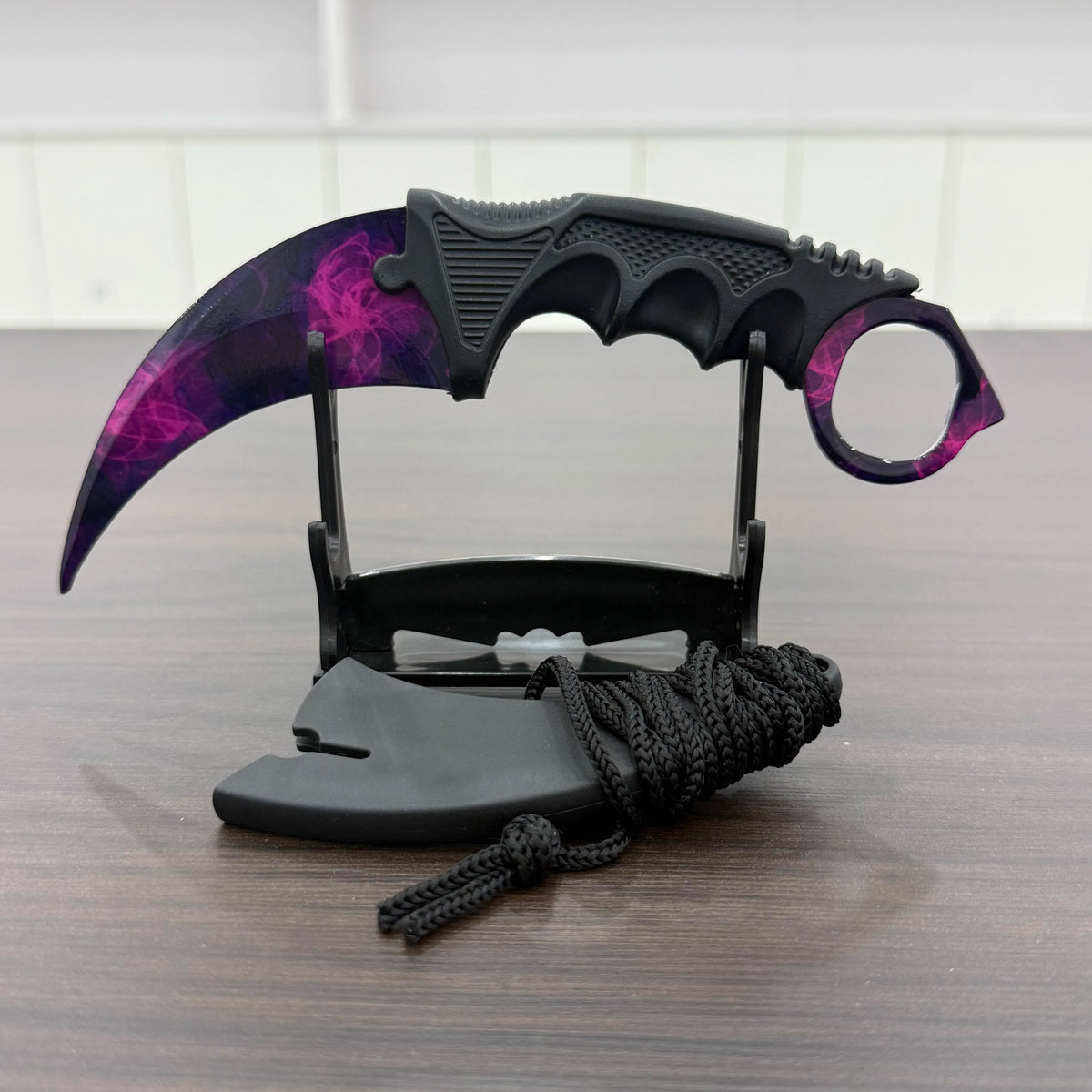 Sakura Karambit Toy – Cosplay Prop & Decorative Claw Model