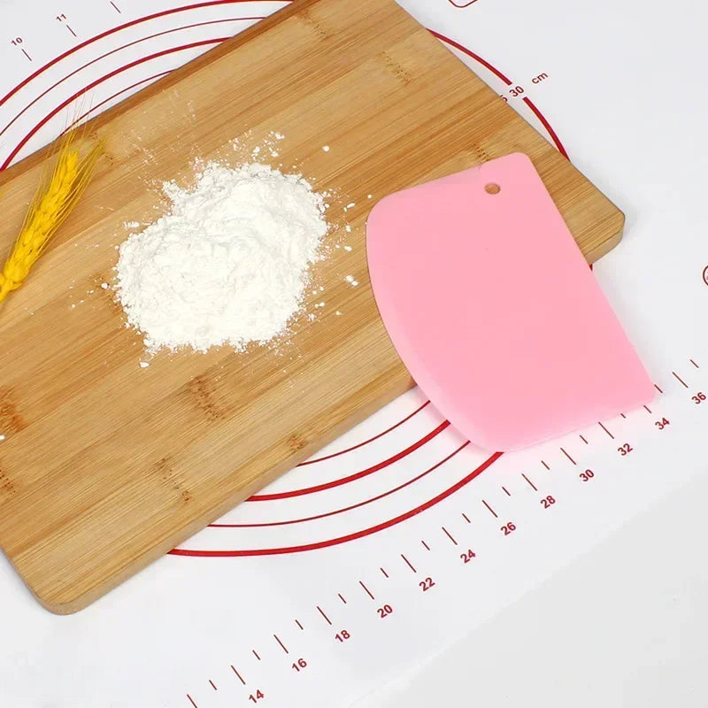 Plastic Cake Scraper Dough Cutter for Baking and Cake Decorating