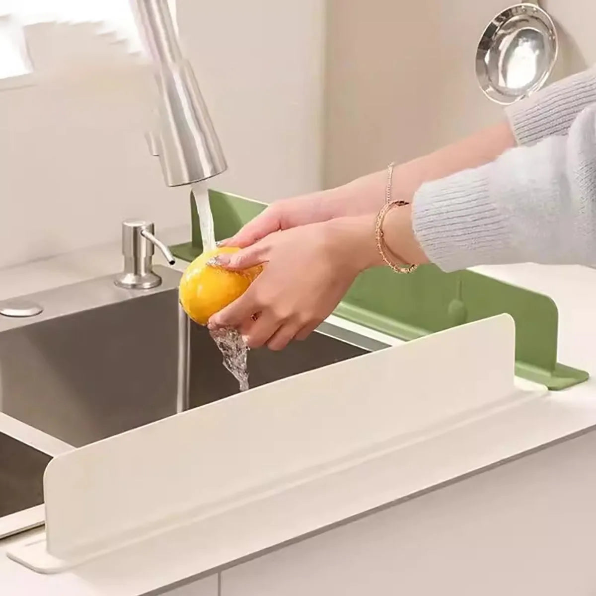 Silicone Sink Splash Guard – Waterproof Non-Slip Sink Baffle with Suction Cups