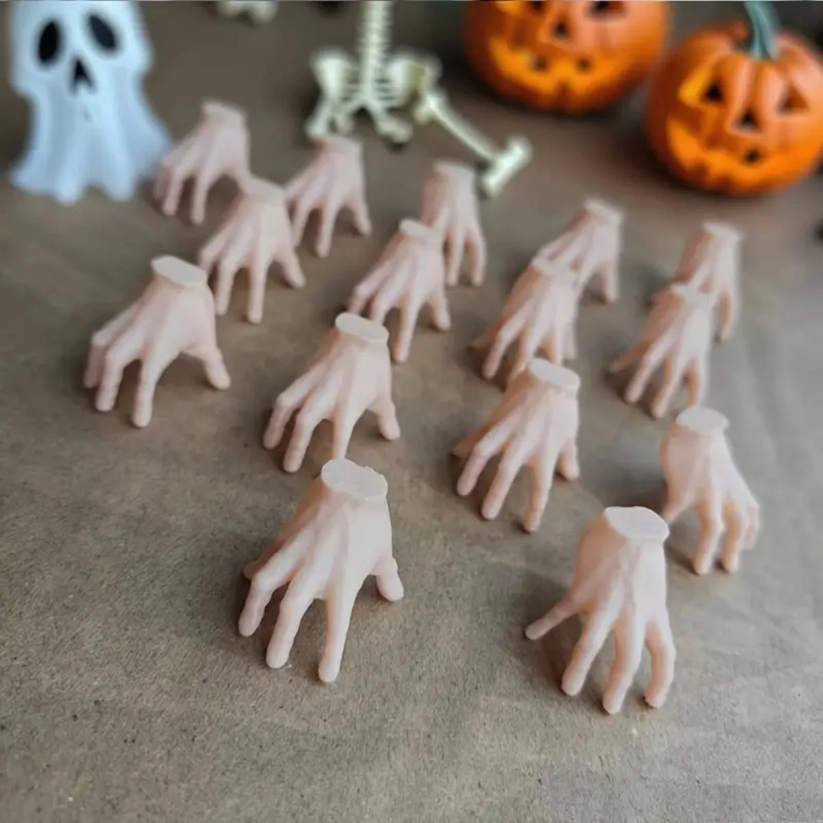 15PCS Halloween Horror Mini Plastic Hands - Fun Halloween Hand Decorations