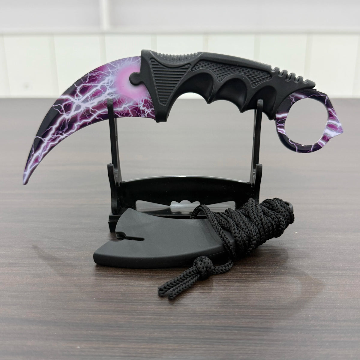 Sakura Karambit Toy – Cosplay Prop & Decorative Claw Model