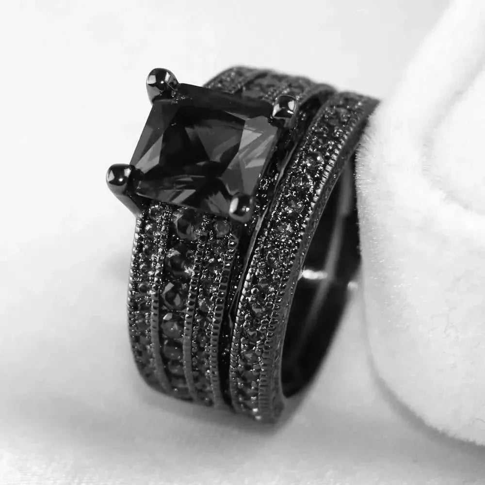 Charm Couple Rings Romantic Women Red Rhinestones Rings Set Trendy Men Stainless Steel Celtic Dragon Rings Wedding Band Jewelry