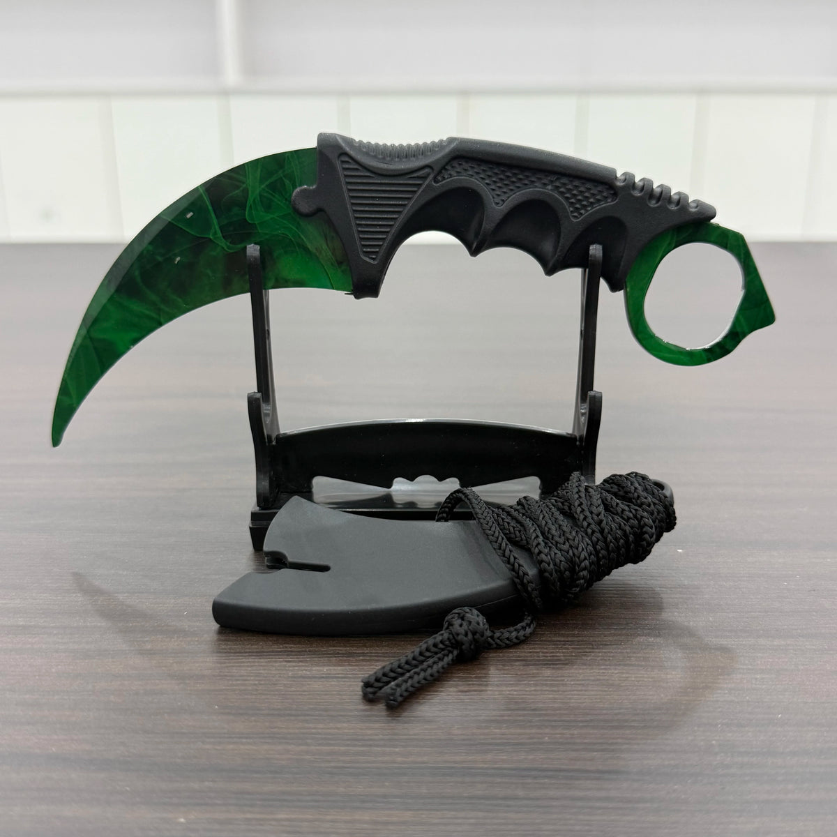 Sakura Karambit Toy – Cosplay Prop & Decorative Claw Model