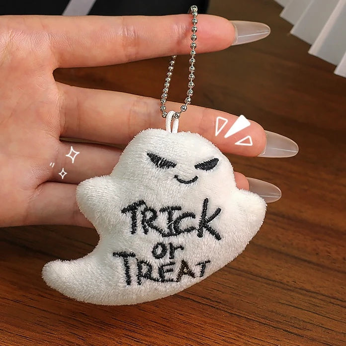 Halloween Plush Keychain for Women Pumpkin Ghost Bat Witch Hat Trick or Treat Cartoon Bag Charm Party Gifts Keychain Accessories